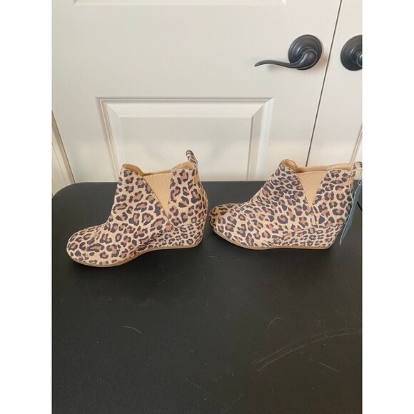 Toms Kelsey wedge heel leopard print boots - Picture 2 of 10